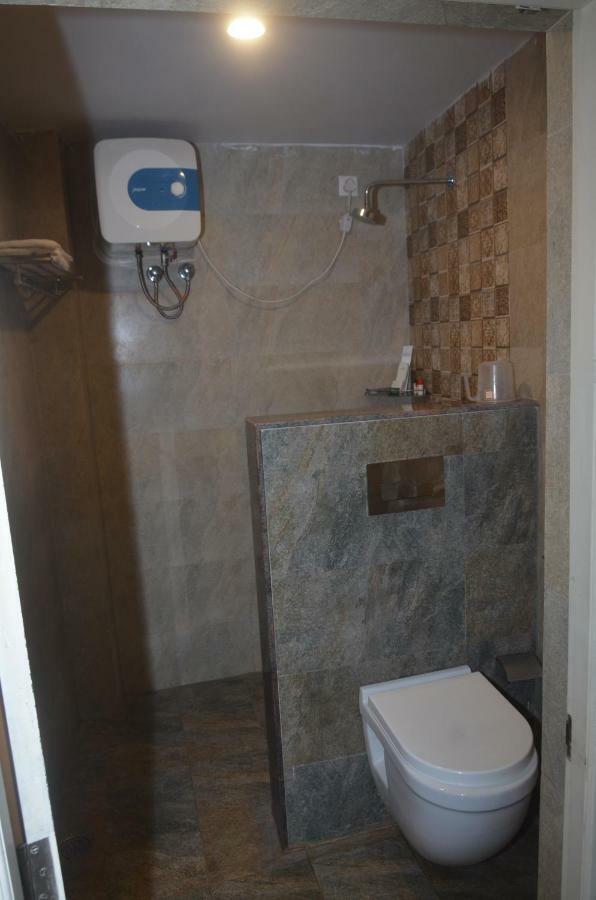 Hotel Tamilnadu Kashi Варанаси Екстериор снимка