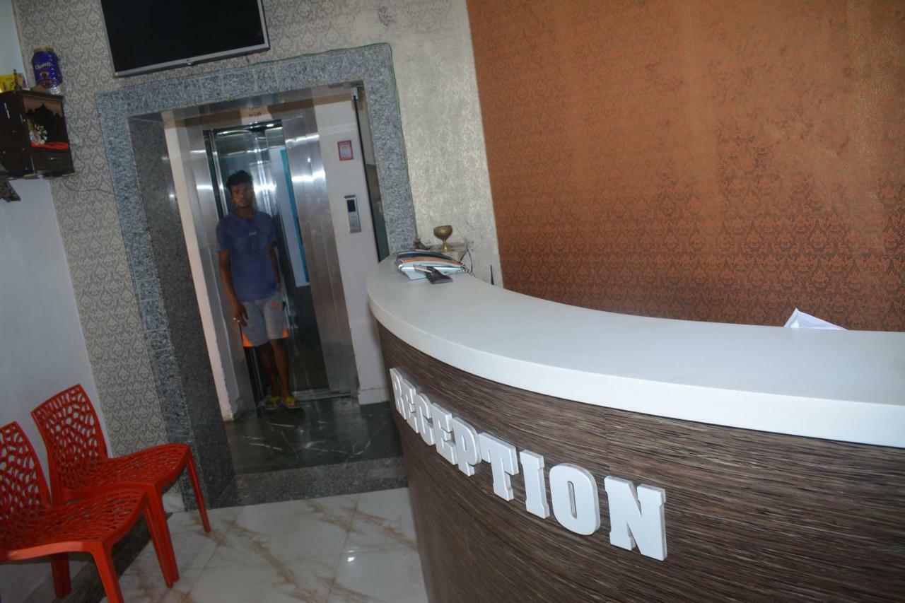 Hotel Tamilnadu Kashi Варанаси Екстериор снимка